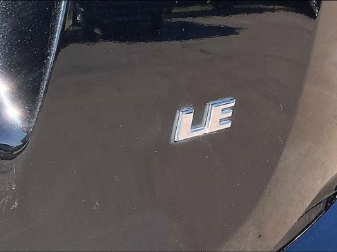 Used 2017 Toyota RAV4 LE image 10