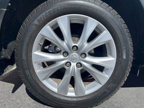 Used 2015 Toyota RAV4 Limited AWD/4WD image 37