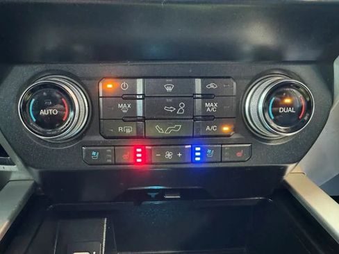 Used 2019 Ford F150 Lariat w/ Equipment Group 502A Luxury image 33