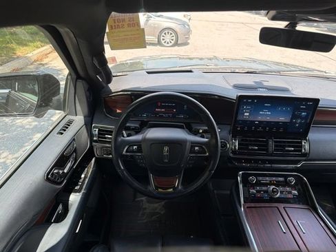Used 2023 Lincoln Navigator L Reserve AWD/4WD image 17