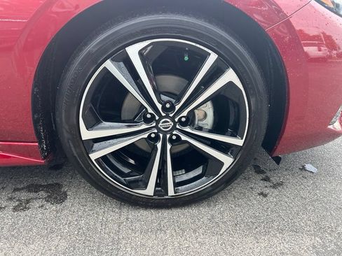 Used 2022 Nissan Sentra SR w/ SR Premium Package FWD image 23
