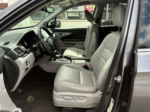 Used 2016 Honda Pilot Touring image 17