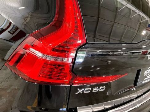 Certified 2025 Volvo XC60 B5 Ultra w/ Protection Package Premier AWD/4WD image 33