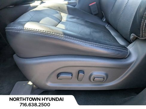 Used 2019 Nissan Pathfinder SL AWD/4WD image 33