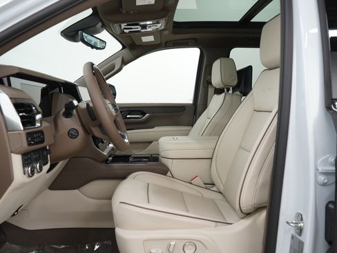 Used 2026 GMC Yukon XL Denali w/ Denali Reserve Package AWD/4WD image 27