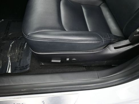 Used 2019 Tesla Model 3 image 15