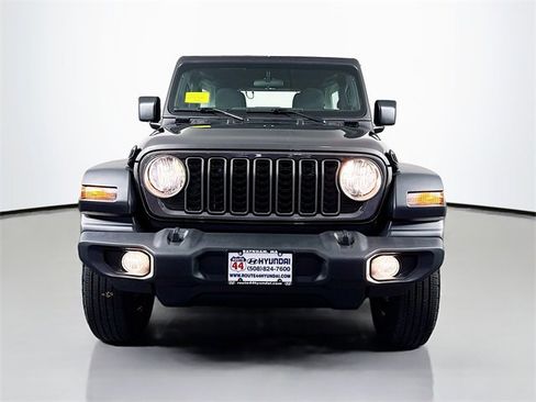 Used 2025 Jeep Wrangler Sport image 11