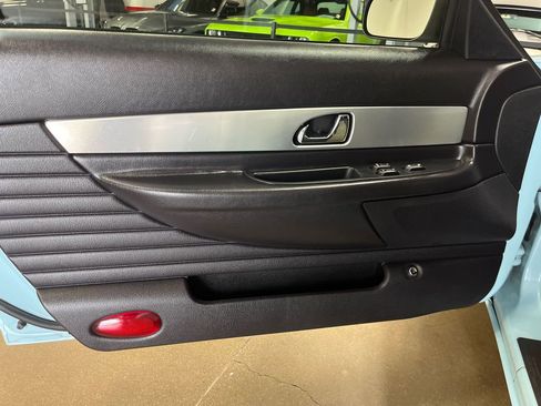 Used 2003 Ford Thunderbird image 80