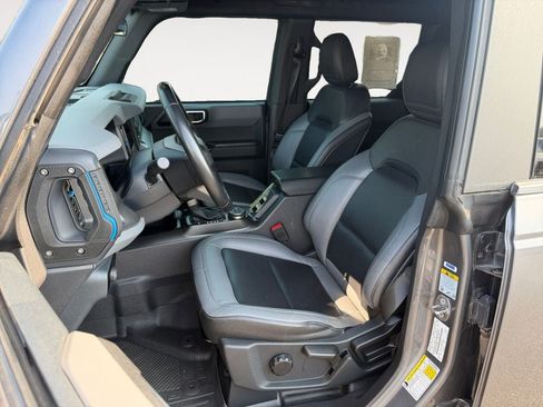 Used 2024 Ford Bronco Black Diamond w/ Sasquatch Package AWD/4WD image 6