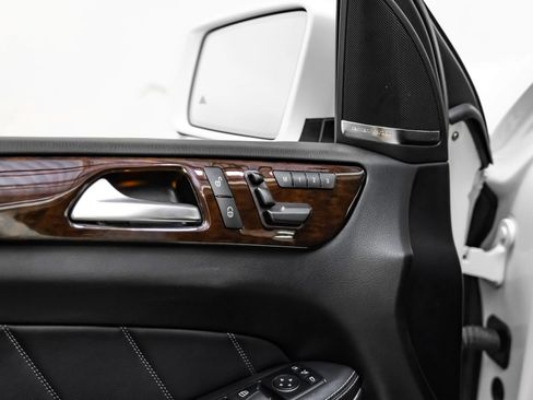 Used 2014 Mercedes-Benz GL 450 4MATIC image 39