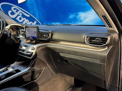 Used 2021 Ford Explorer XLT w/ Equipment Group 202A image 16