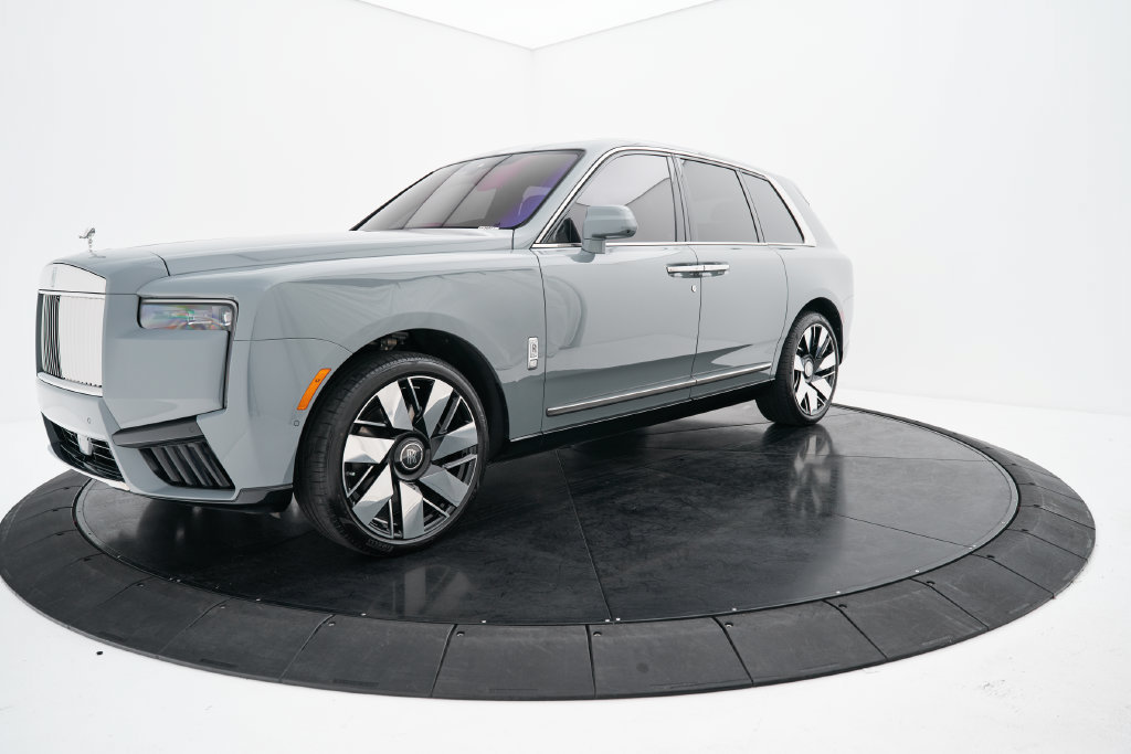 Used 2025 Rolls-Royce Cullinan AWD/4WD image 11