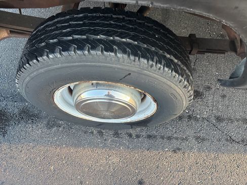 Used 2001 Ford E-250 and Econoline 250 image 10