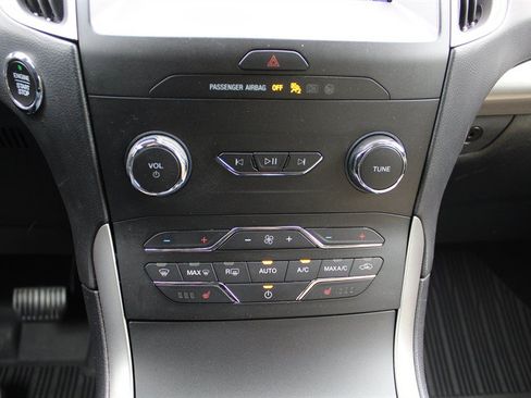 Used 2020 Ford Edge SEL AWD/4WD image 12