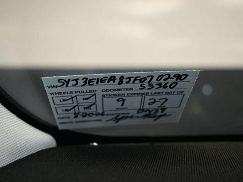 Used 2018 Tesla Model 3 Long Range RWD image 9