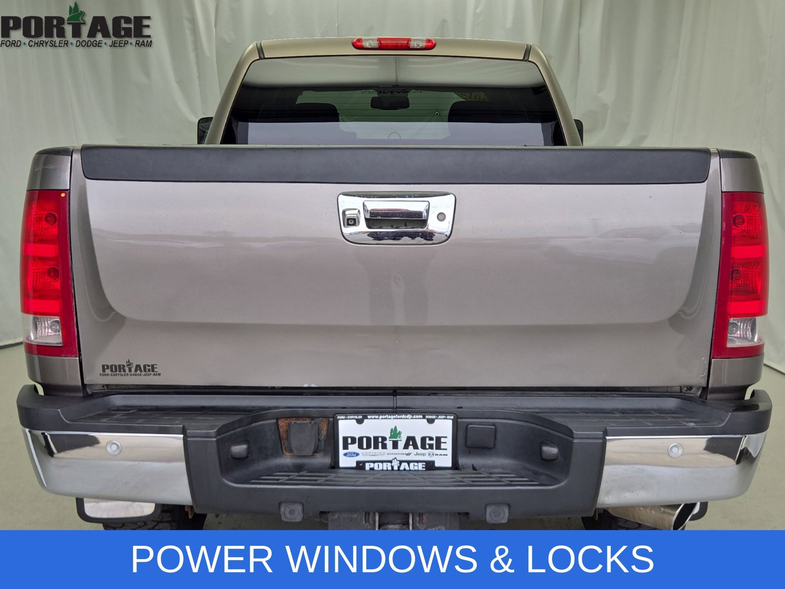 Used 2012 GMC Sierra 2500 SLE w/ SLE Preferred Package AWD/4WD image 6