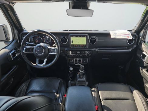 Used 2019 Jeep Wrangler Unlimited Sahara w/ Quick Order Package 24M Moab AWD/4WD image 13