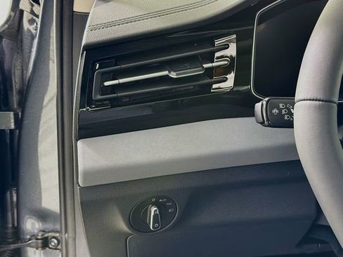 New 2026 Volkswagen Jetta SE image 10