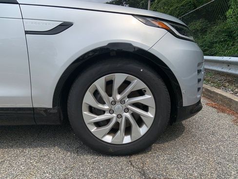 Certified 2023 Land Rover Discovery S R-Dynamic image 9