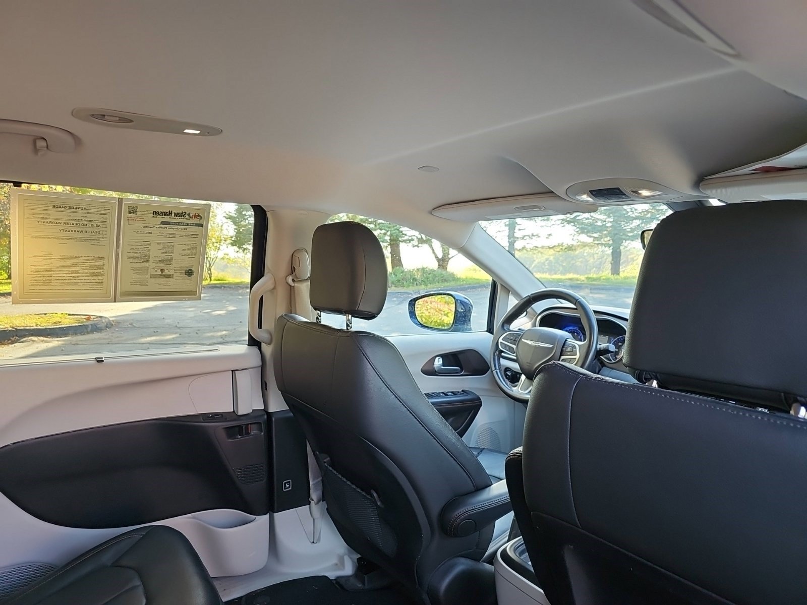 Used 2017 Chrysler Pacifica Touring-L FWD image 14