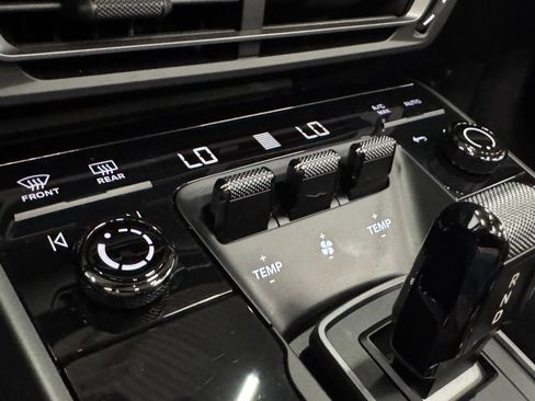 Used 2022 Porsche 911 Carrera image 70