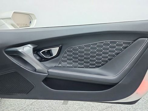 Used 2018 Lamborghini Huracan LP 580-2 image 22