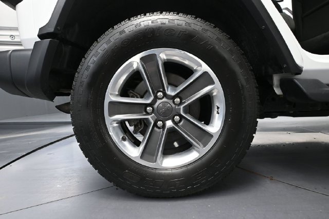 Used 2019 Jeep Wrangler Unlimited Sahara AWD/4WD image 12