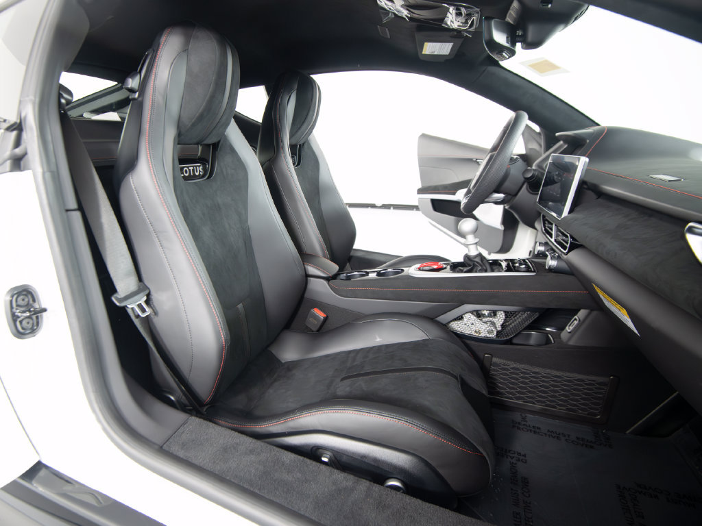 Used 2026 Lotus Emira RWD image 39
