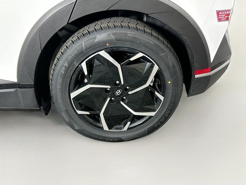 Used 2024 Hyundai Ioniq 5 SE image 11