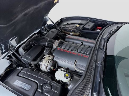 Used 2004 Chevrolet Corvette Convertible w/ Preferred Equipment Group RWD image 15
