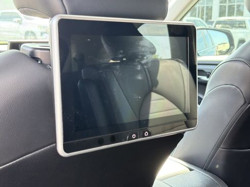 Used 2020 Toyota Highlander XLE FWD image 31