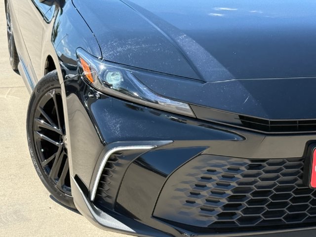 Used 2026 Toyota Camry SE FWD image 2