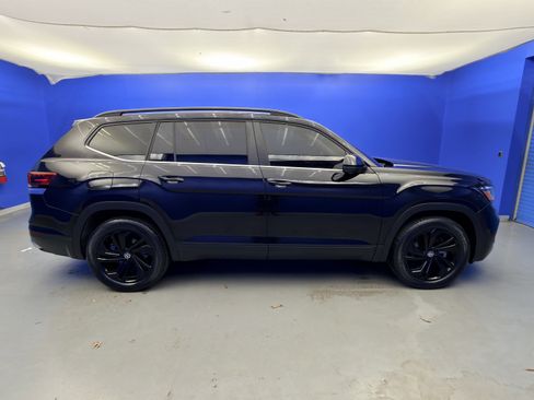 Used 2023 Volkswagen Atlas SE w/ Black Wheel Package image 8
