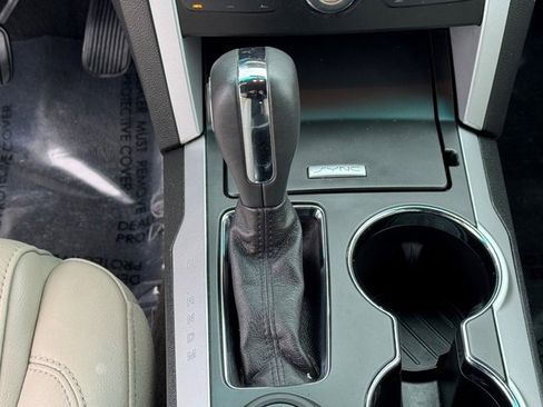 Used 2015 Ford Explorer XLT w/ Equipment Group 202B image 22