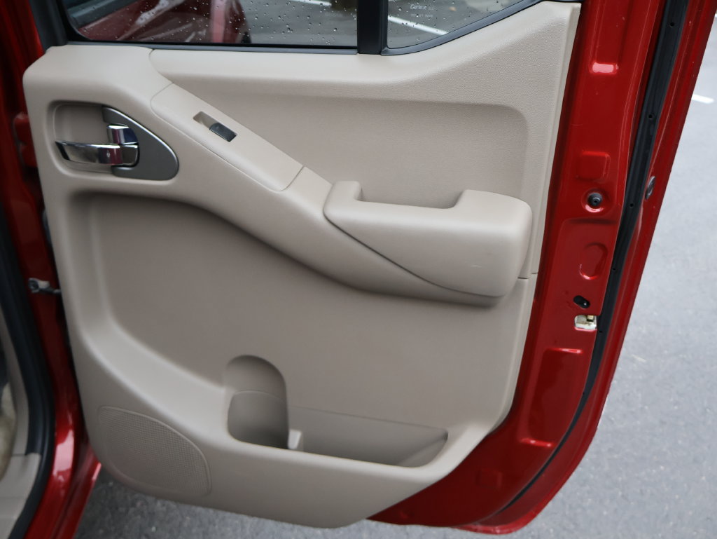 Used 2016 Nissan Frontier SV AWD/4WD image 14