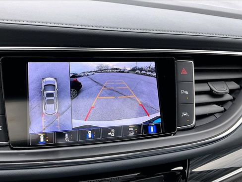 Used 2022 Buick Enclave Essence w/ Experience Buick Package image 21