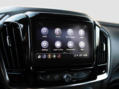 Used 2023 Chevrolet Traverse LT image 8