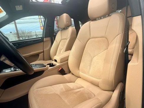 Used 2021 Porsche Macan image 12