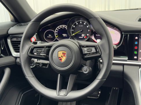 Used 2022 Porsche Panamera 4S w/ Premium Package image 21