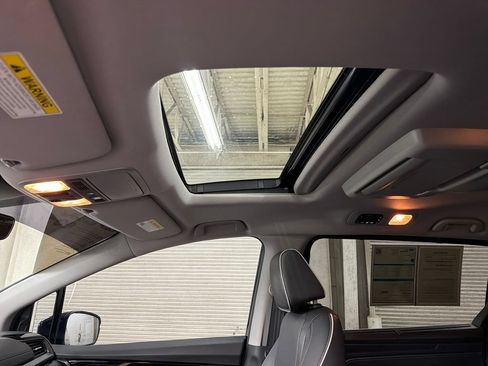 Used 2024 Honda Odyssey Elite image 9