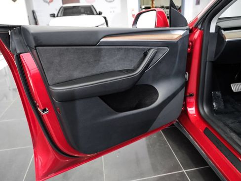 Used 2023 Tesla Model Y Performance AWD/4WD image 34