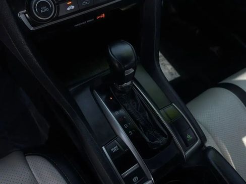 Used 2020 Honda Civic Sport image 15