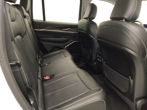 Used 2022 Jeep Grand Cherokee Limited 4xe image 19