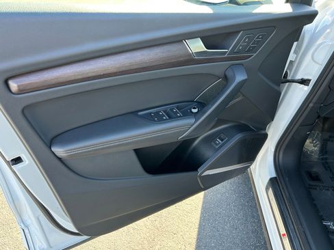 Used 2023 Audi Q5 2.0T Prestige w/ Prestige Package image 10