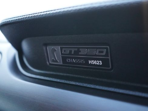 Used 2017 Ford Mustang Shelby GT350 w/ Electronics Package image 87