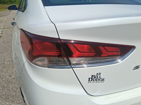 Used 2019 Hyundai Sonata SEL w/ Tech Package 02 FWD image 11