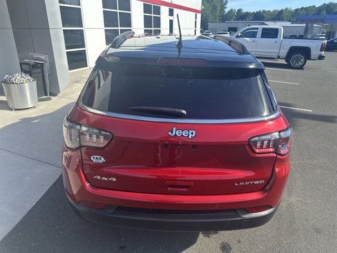 Used 2025 Jeep Compass Limited AWD/4WD image 9