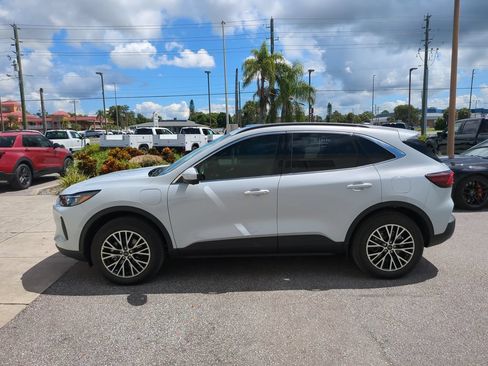 Used 2026 Ford Escape SE w/ PHEV Premium Package FWD image 5