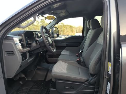 Used 2025 Ford F250 XLT image 16