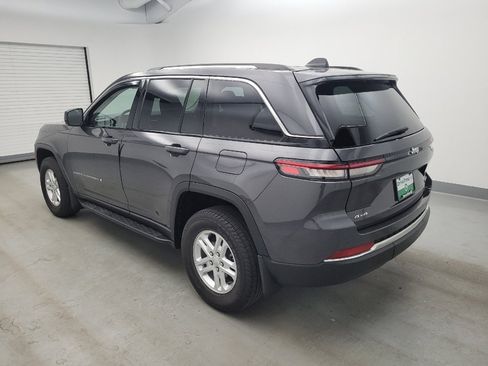 Used 2023 Jeep Grand Cherokee Laredo w/ Luxury Tech Group I AWD/4WD image 3